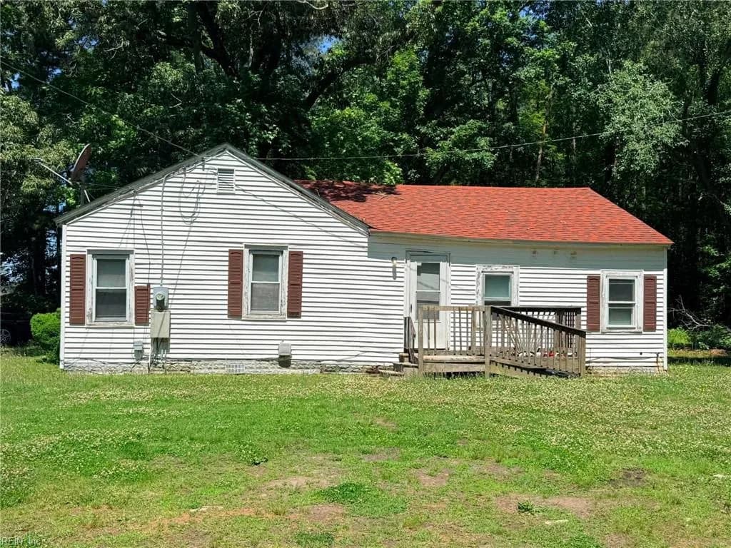 27155 Nelsonia RD, BLOXOM VA 23308 - Photo 2