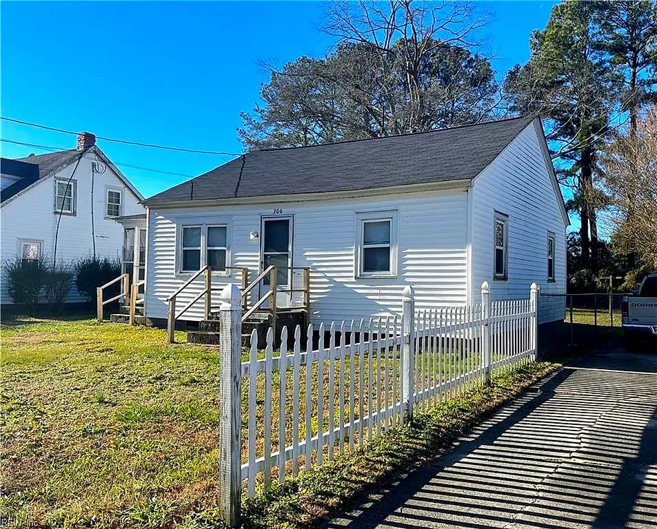 306 Stonewall ST, FRANKLIN VA 23851 - Main photo