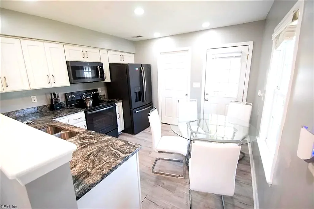 531 Price ST, HAMPTON VA 23663 - Photo 3