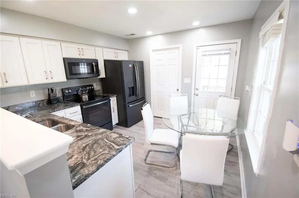 531 Price ST, HAMPTON VA 23663 - Photo 3