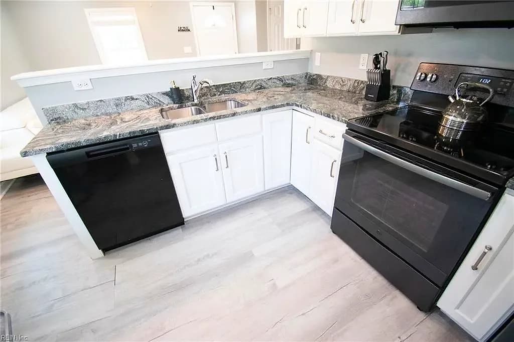 531 Price ST, HAMPTON VA 23663 - Photo 5