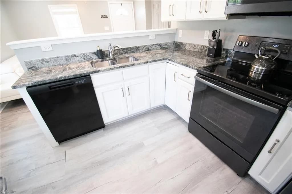 531 Price ST, HAMPTON VA 23663 - Photo 5