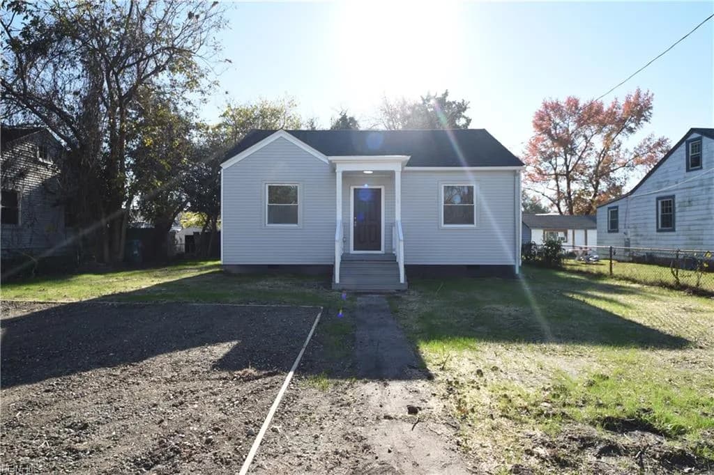 18 E Gilbert ST, HAMPTON VA 23669 - Main photo