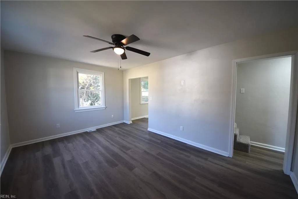 18 E Gilbert ST, HAMPTON VA 23669 - Photo 5