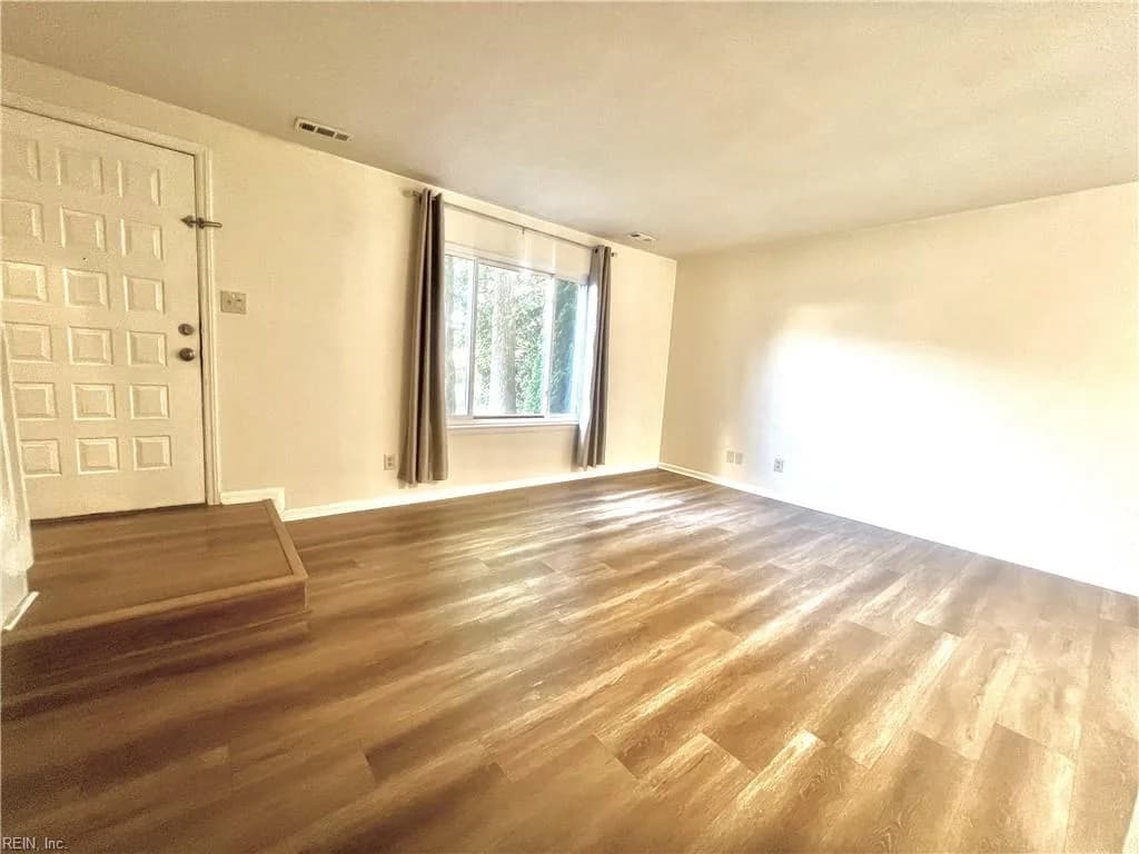4742 N Greenwell RD, VIRGINIABEACH VA 23455 - Photo 4