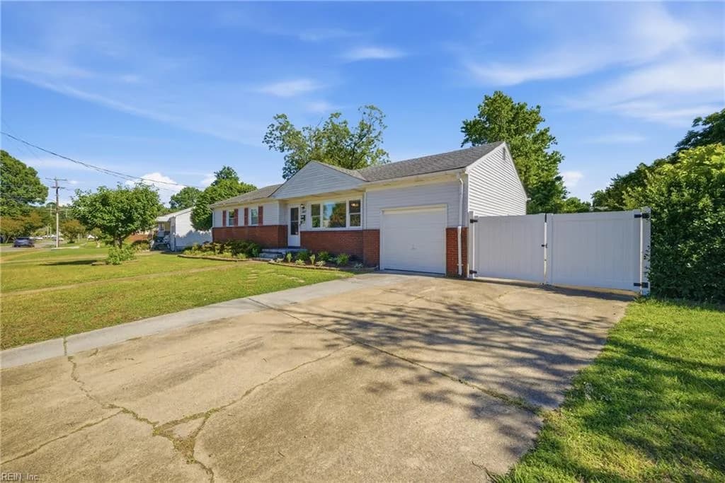 1883 Dominion AVE, NORFOLK VA 23518 - Photo 4