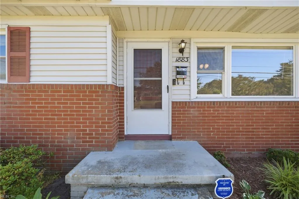 1883 Dominion AVE, NORFOLK VA 23518 - Photo 5