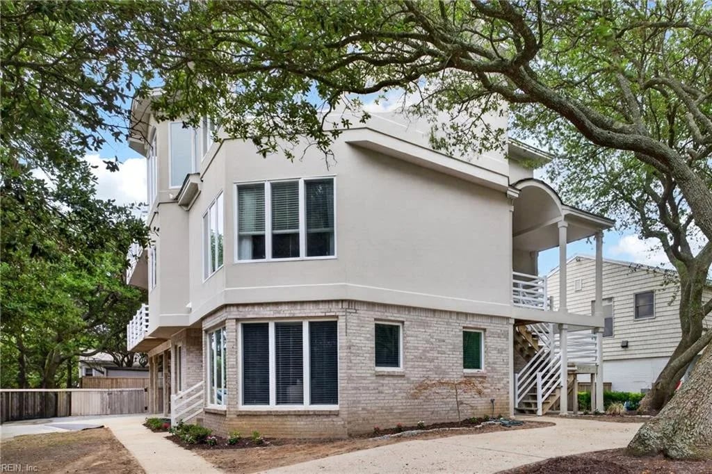 2310 Maple ST, Virginia Beach — 4 bed Residential, 3,448 sqft