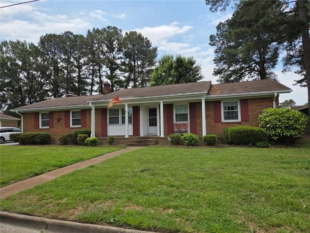 405 Villanova AVE, CHESAPEAKE VA 23324 - Photo 2