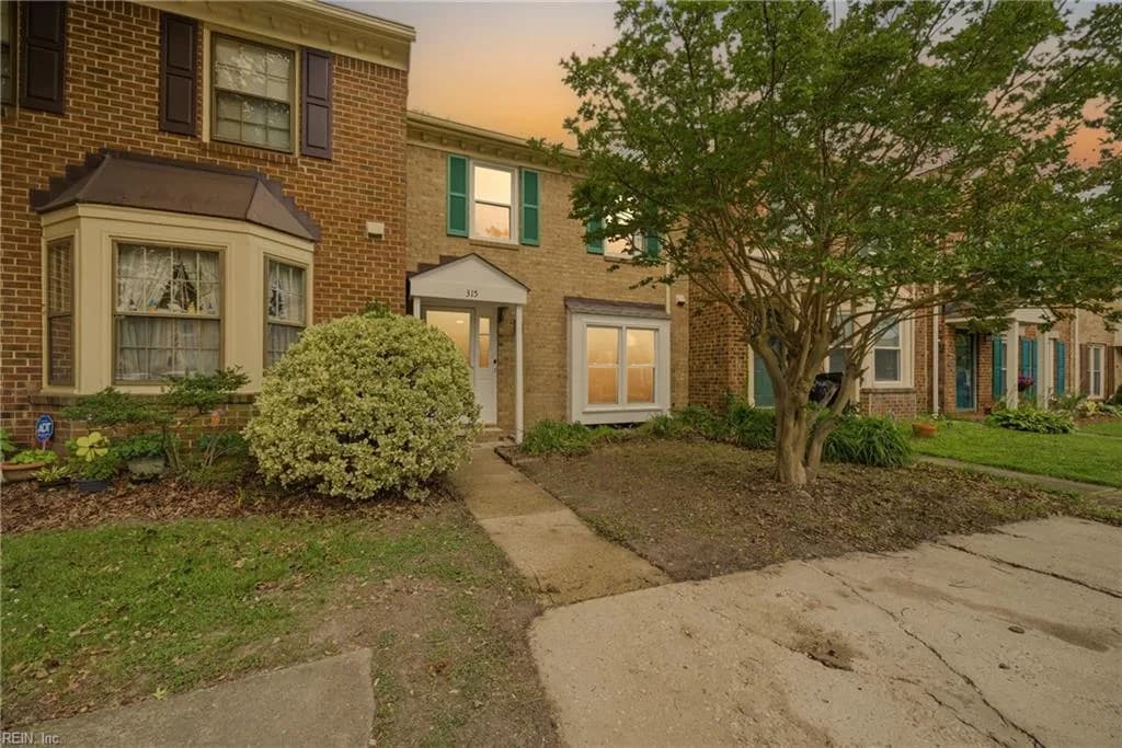315 Paxford DR, VIRGINIA BEACH VA 23462 - Main photo