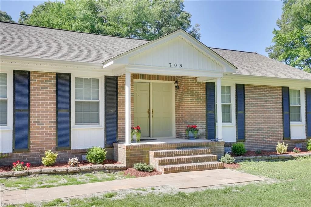 708 Seaford RD, SEAFORD VA 23696 - Photo 4