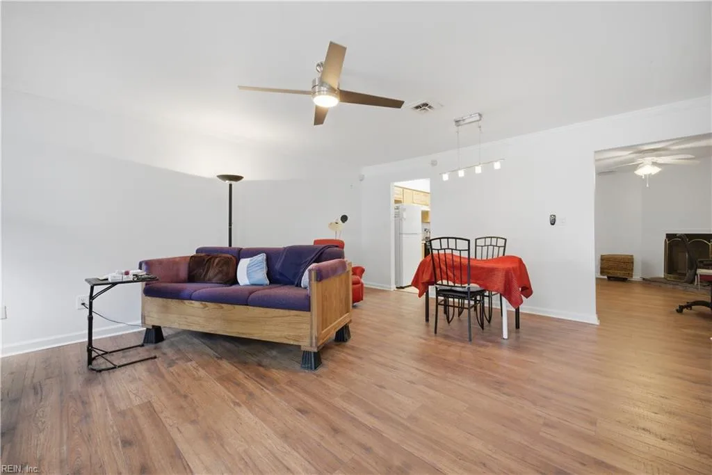 8 N Gawain WAY, HAMPTON VA 23669 - Photo 3