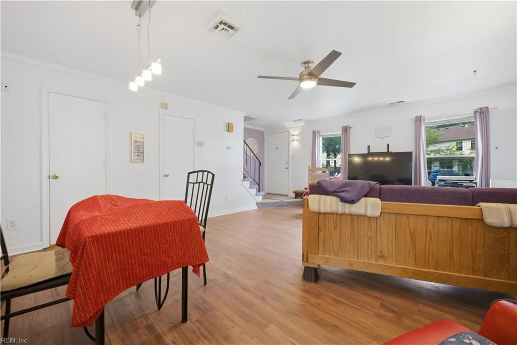 8 N Gawain WAY, HAMPTON VA 23669 - Photo 4