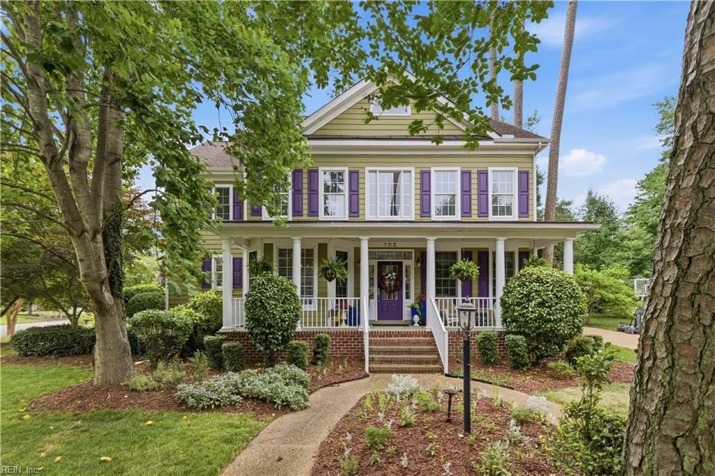 102 Patricks CT, Carrollton — 6 bed Residential, 4,200 sqft