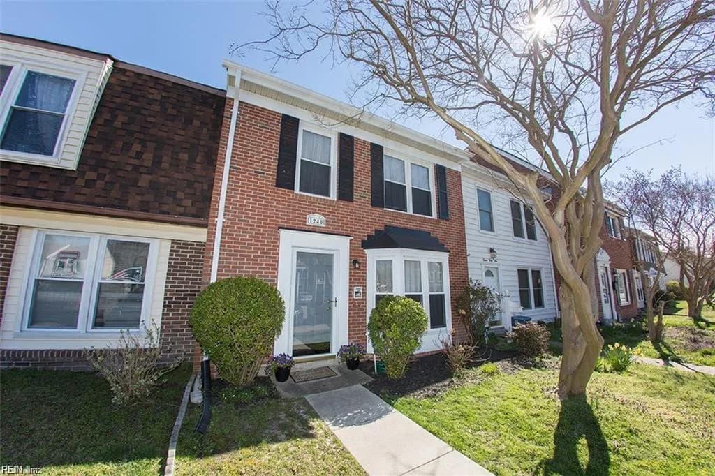 1240 White Birch LN, VIRGINIABEACH VA 23453 - Main photo
