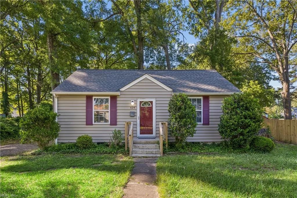 624 Sterling ST, NEWPORTNEWS VA 23605 - Photo 2