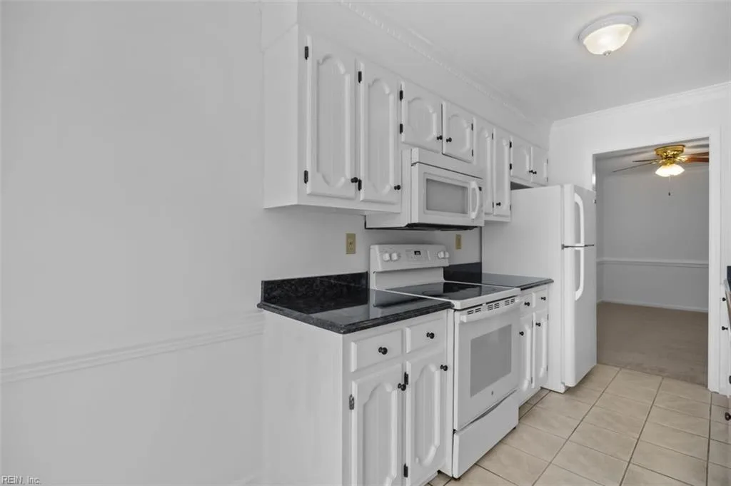 618 Mill Landing RD, CHESAPEAKE VA 23322 - Photo 5