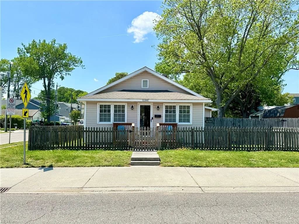 1300 Cypress AVE, VIRGINIA BEACH VA 23451 - Main photo