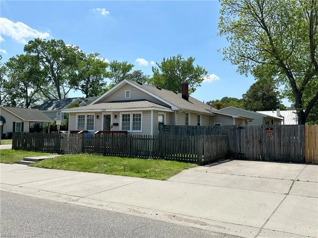 1300 Cypress Ave AVE, VIRGINIABEACH VA 23451 - Photo 3
