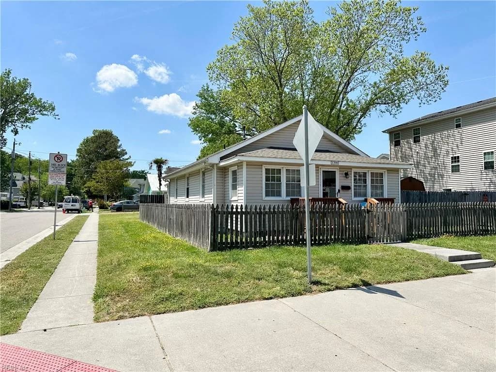 1300 Cypress Ave AVE, VIRGINIABEACH VA 23451 - Photo 4
