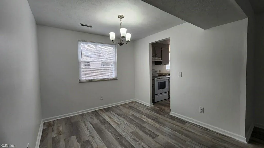 259 Windsor Castle DR, NEWPORTNEWS VA 23608 - Photo 5