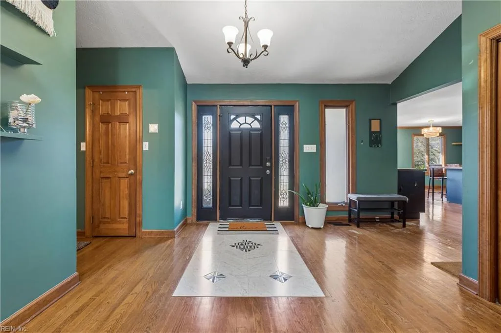 221 Woodburn DR, HAMPTON VA 23664 - Photo 4