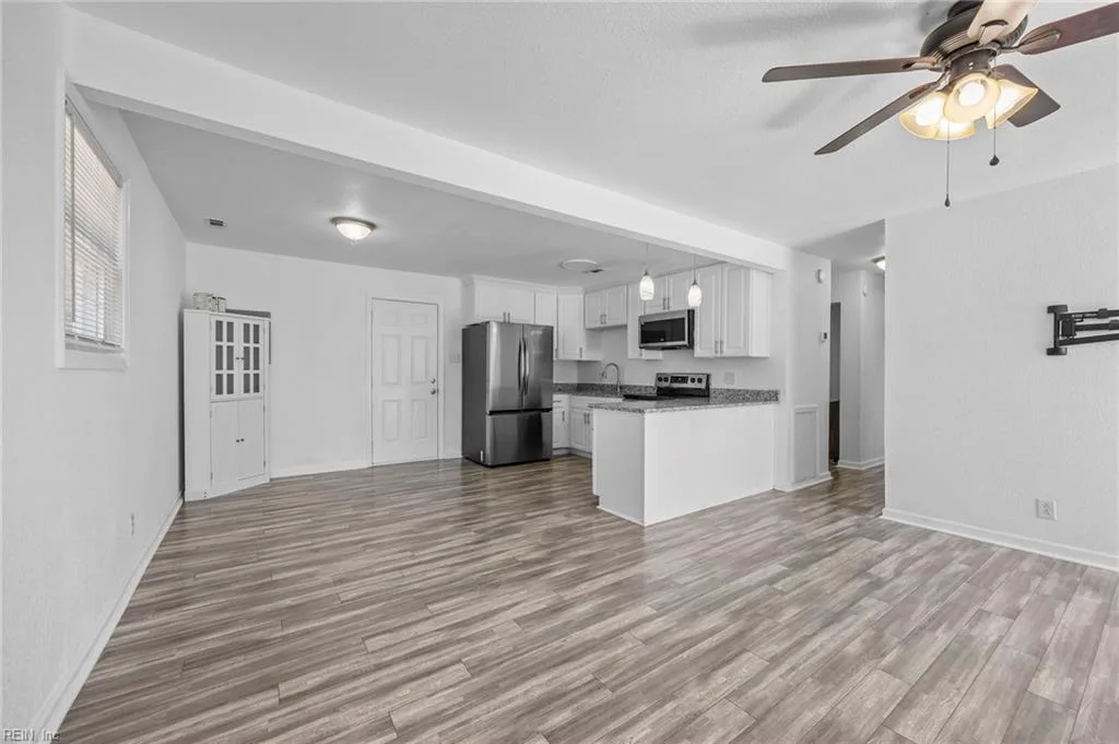107 Beazley DR, PORTSMOUTH VA 23701 - Photo 4