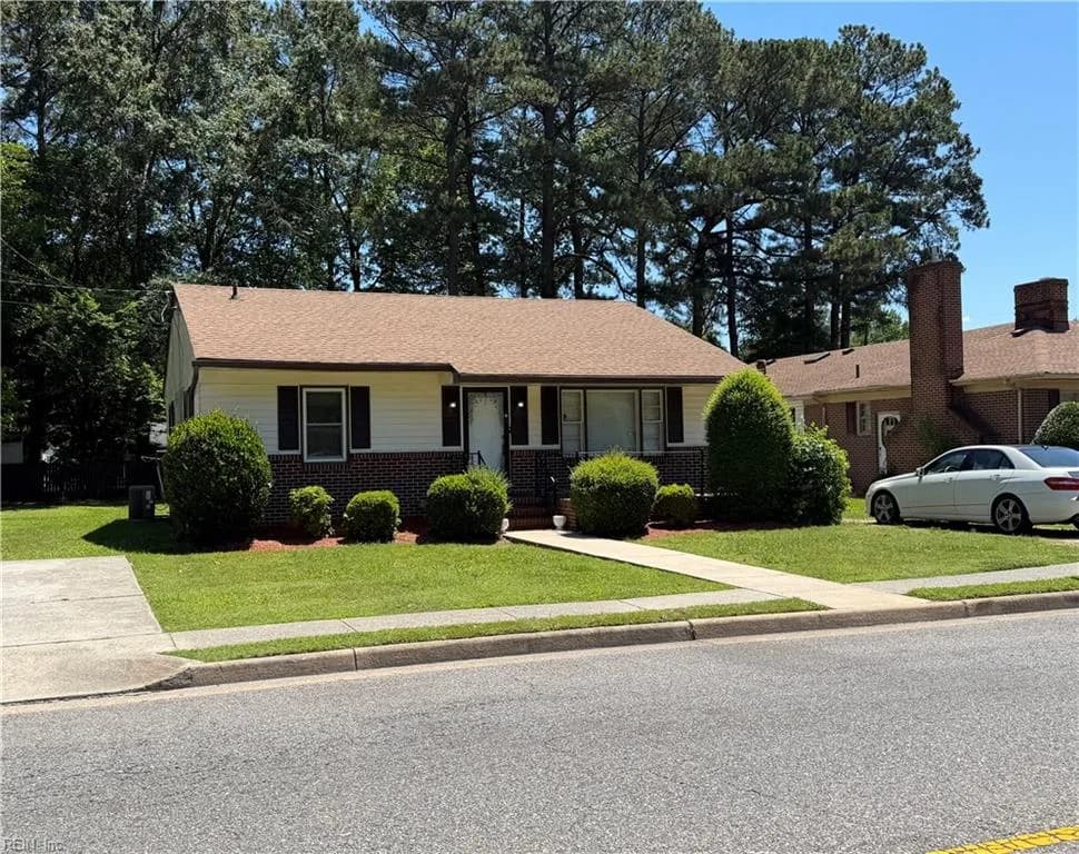 213 S College DR, FRANKLIN VA 23851 - Main photo