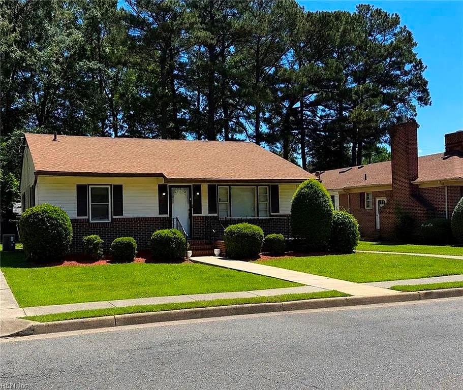 213 S College DR, Franklin — 3 bed Residential, 1,174 sqft