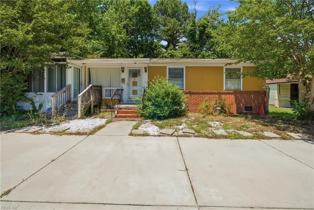 1009 79th ST, NEWPORTNEWS VA 23605 - Main photo
