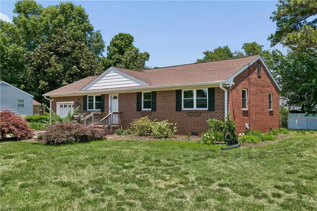 711 Spruce RD, NEWPORTNEWS VA 23601 - Photo 3