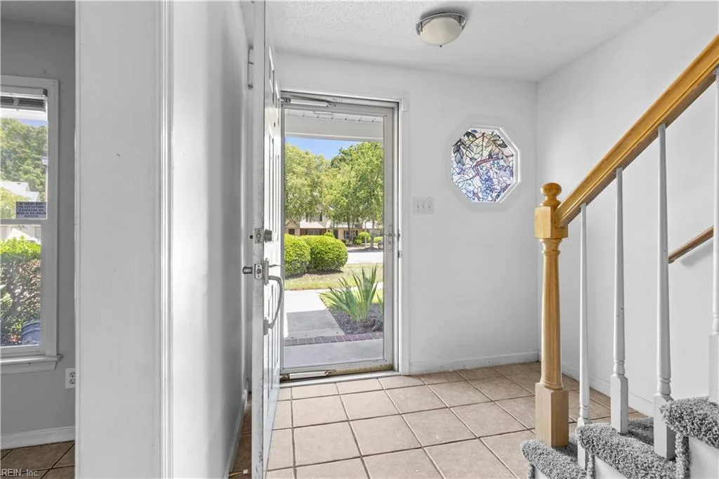 25 Hollis Wood DR, HAMPTON VA 23666 - Photo 4
