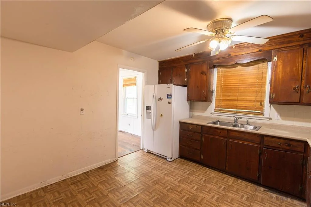 124 Prince James DR, HAMPTON VA 23669 - Photo 5
