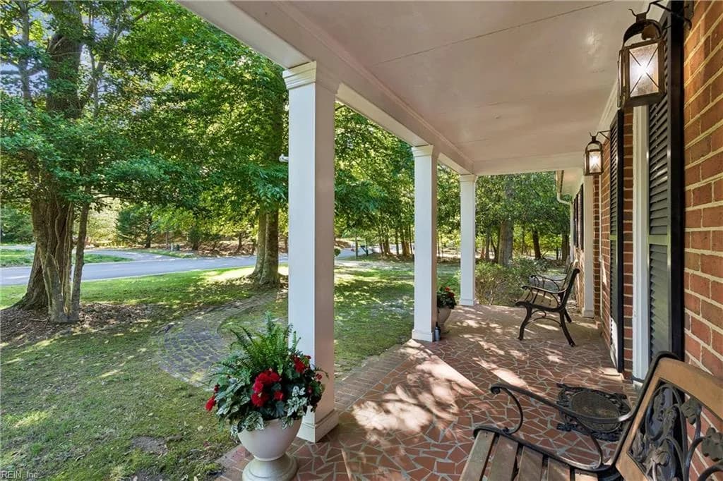 118 Spring RD, WILLIAMSBURG VA 23185 - Photo 3