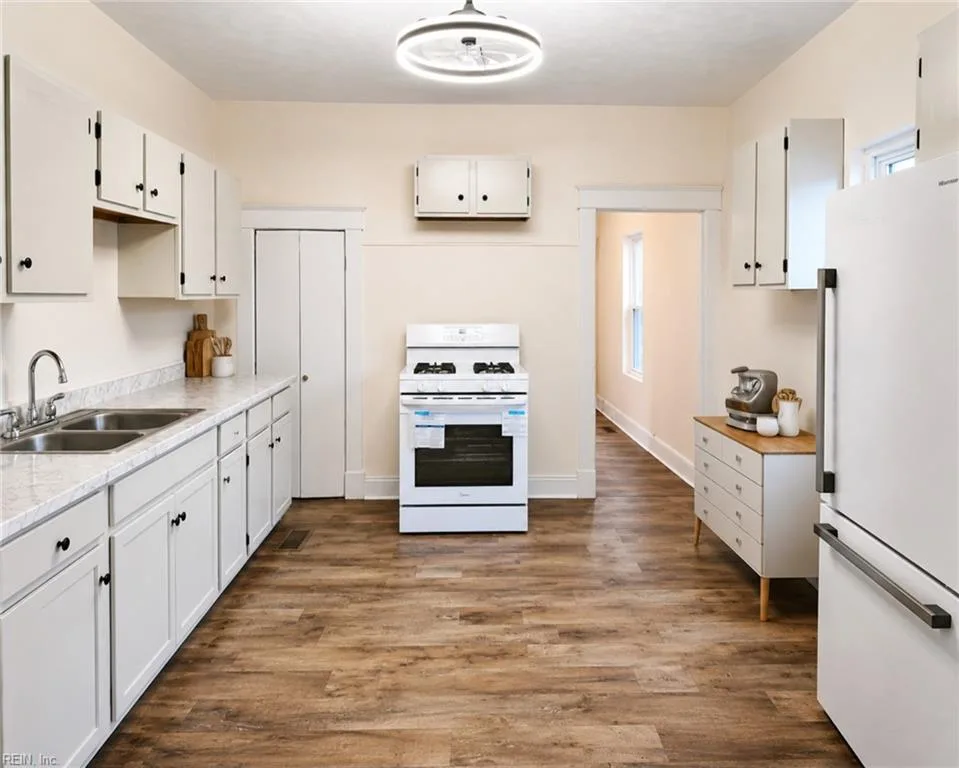 1040 30th ST, NEWPORTNEWS VA 23607 - Photo 4