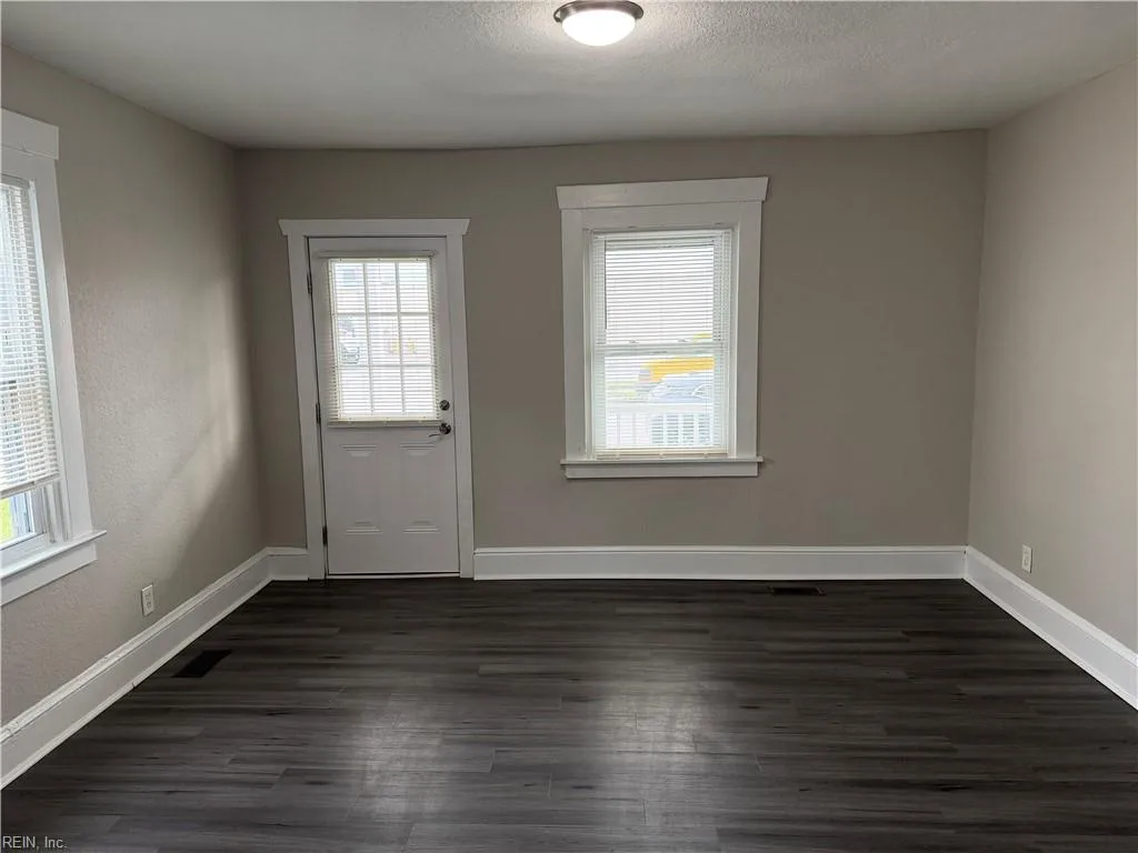 151 A View AVE #2, NORFOLK VA 23503 - Photo 5