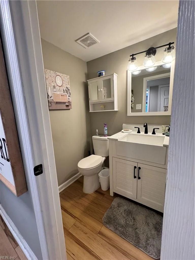 315 Sharon DR, SEAFORD VA 23696 - Photo 3