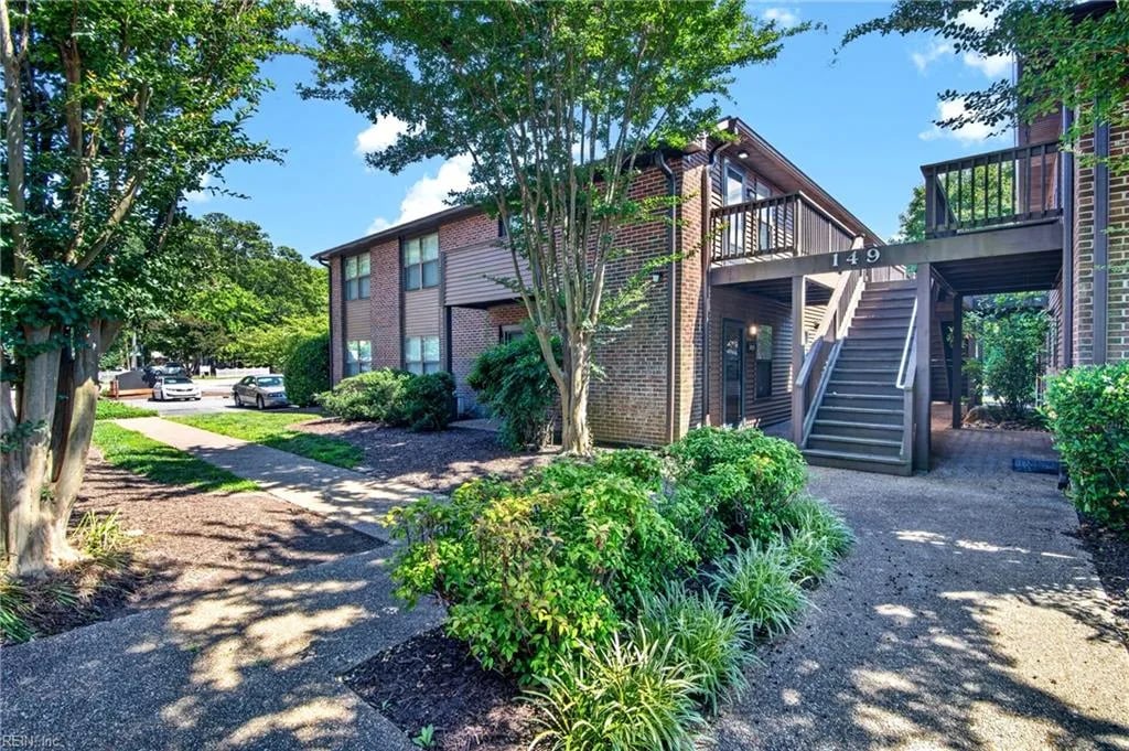 149 Windsor Castle DR #E, NEWPORTNEWS VA 23608