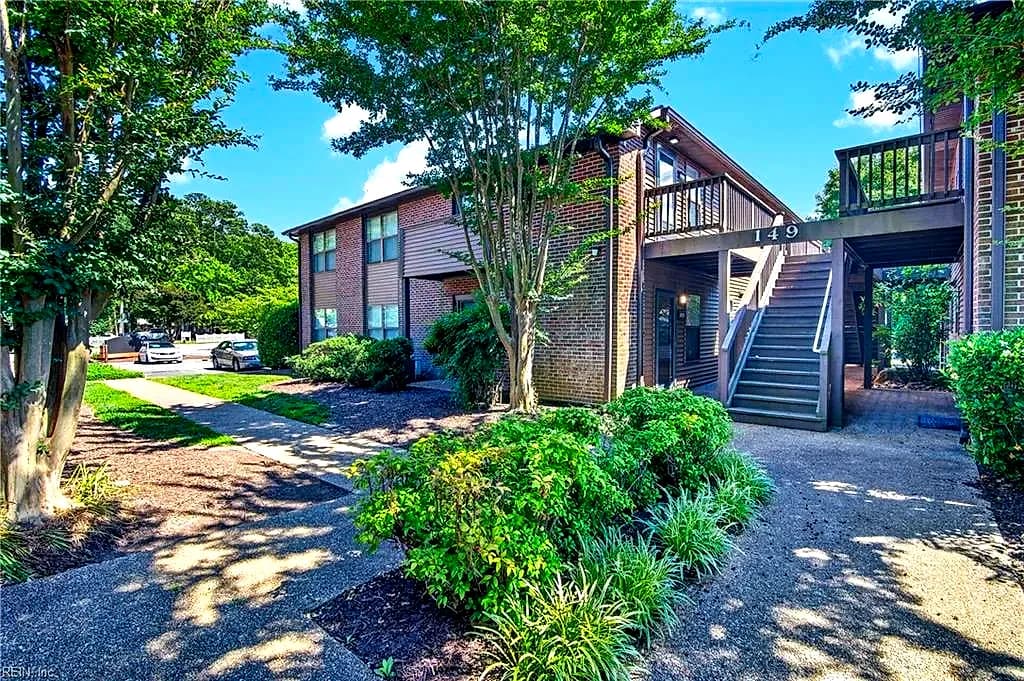 149 Windsor Castle DR #E, NEWPORTNEWS VA 23608 - Photo 3