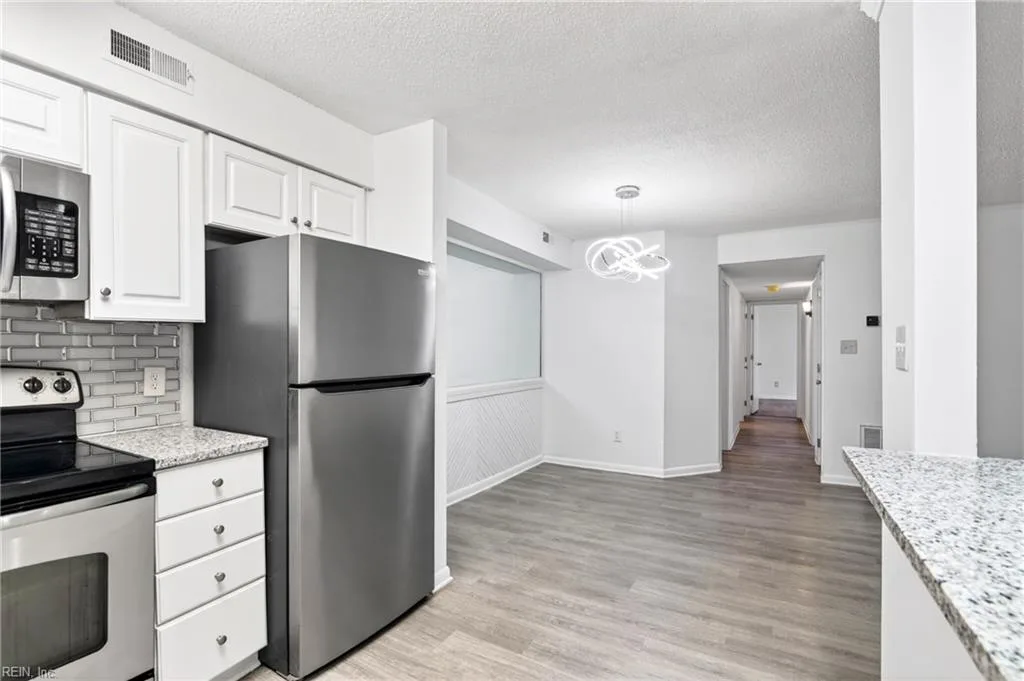 149 Windsor Castle DR #E, NEWPORTNEWS VA 23608 - Photo 5