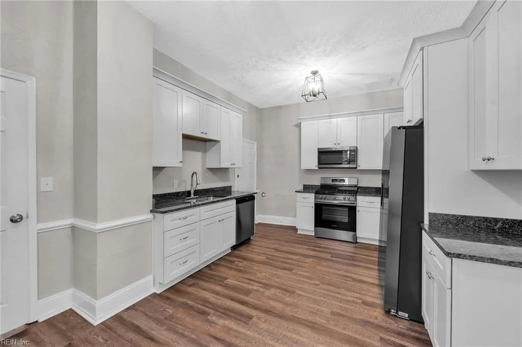629 27th ST, NEWPORTNEWS VA 23607 - Photo 4