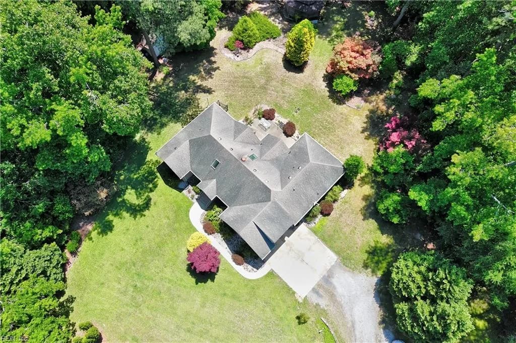 15219 Newbill LN, CARROLLTON VA 23314 - Photo 5