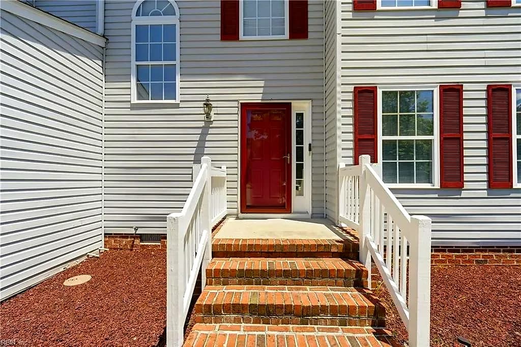 202 Vixen CT, YORKTOWN VA 23693 - Photo 4