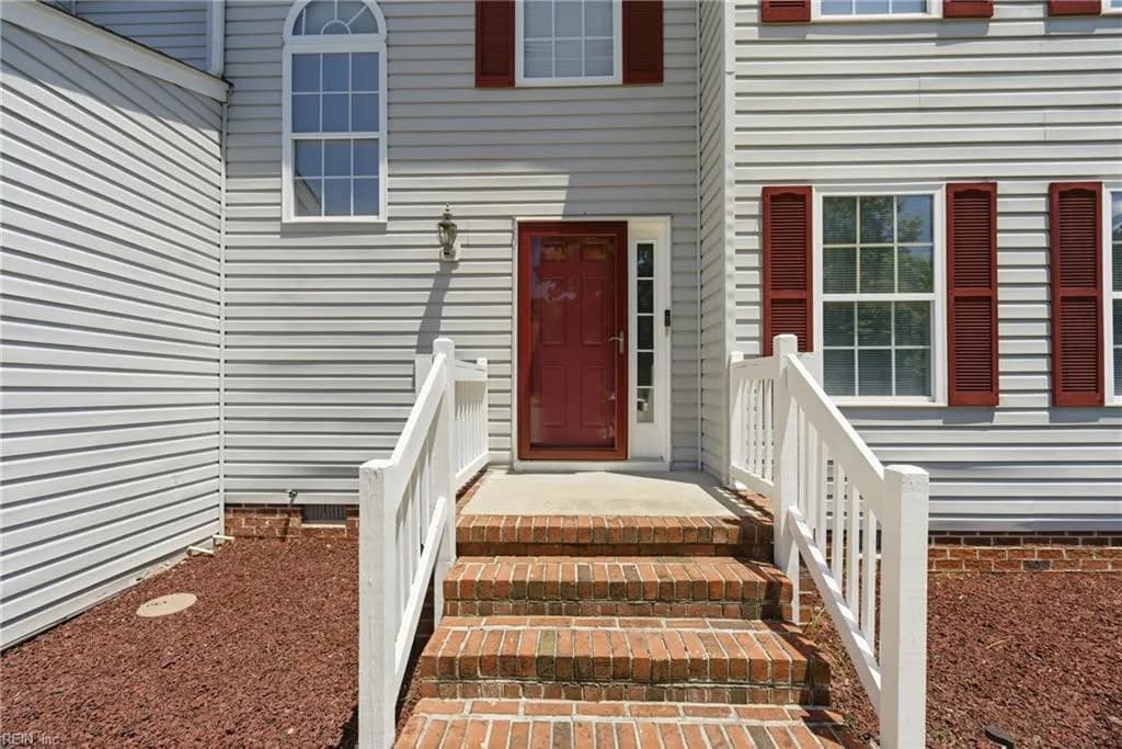 202 Vixen CT, YORKTOWN VA 23693 - Photo 4