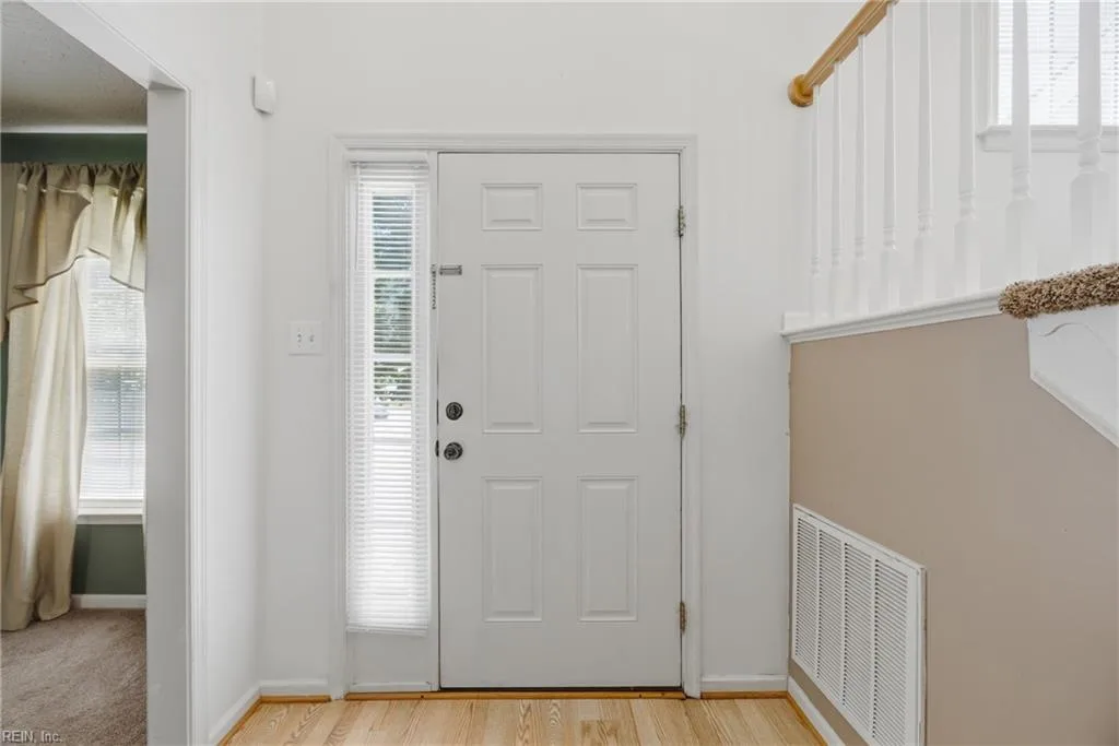 202 Vixen CT, YORKTOWN VA 23693 - Photo 5