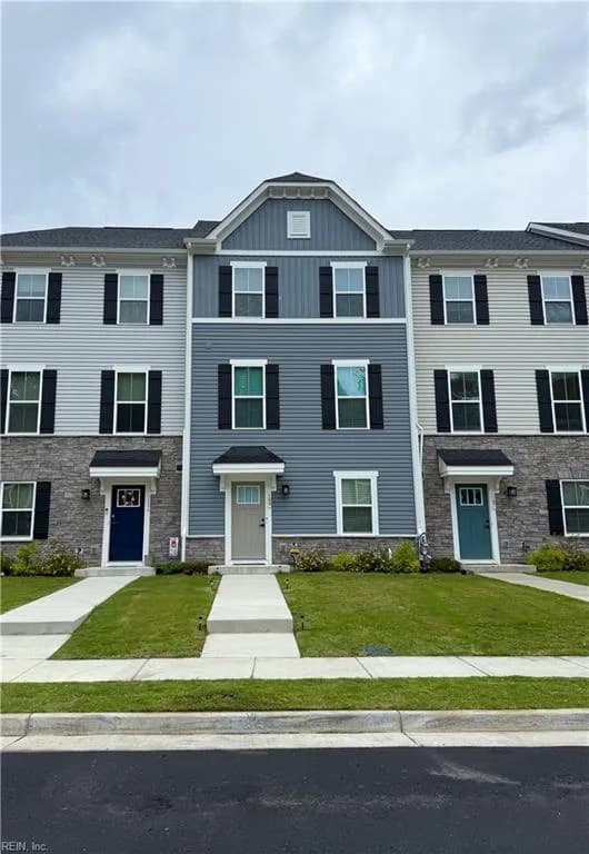 109 Pocosin PATH, POQUOSON VA 23662 - Photo 2