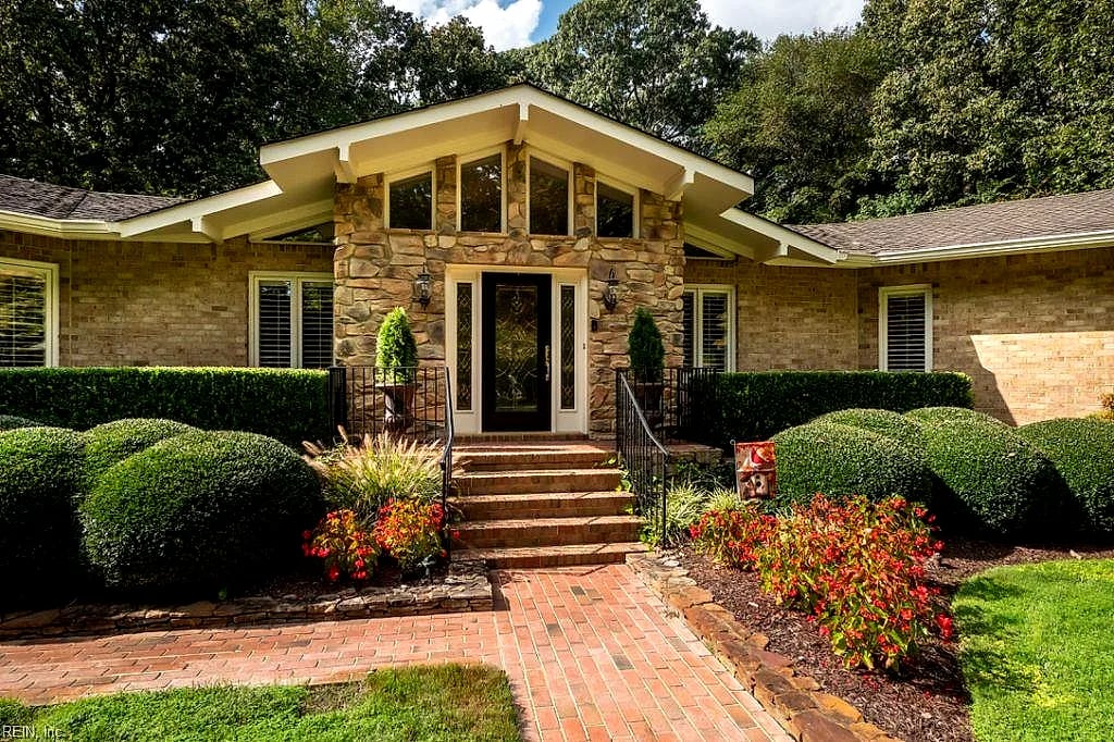 517 Woodards Ford RD, CHESAPEAKE VA 23322
