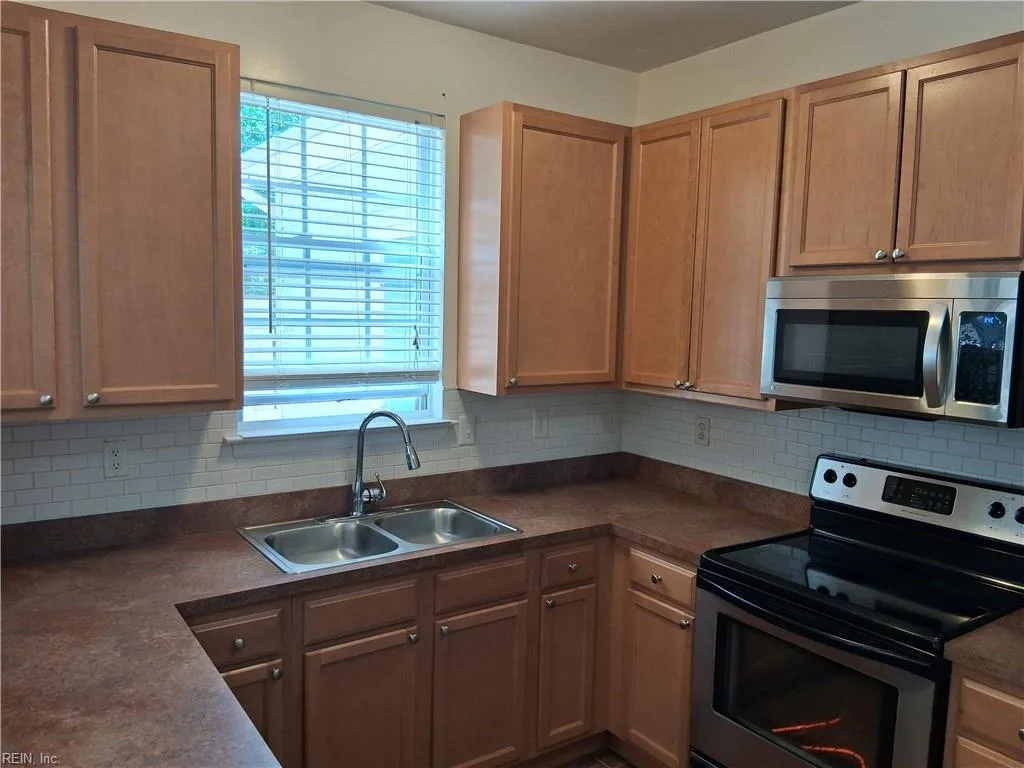 1507 Hambledon LOOP, CHESAPEAKE VA 23320 - Photo 3