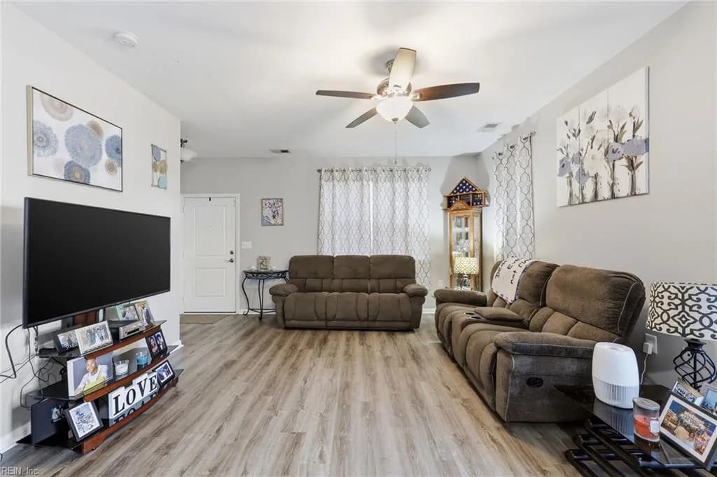2526 Leytonstone DR, CHESAPEAKE VA 23321 - Photo 5