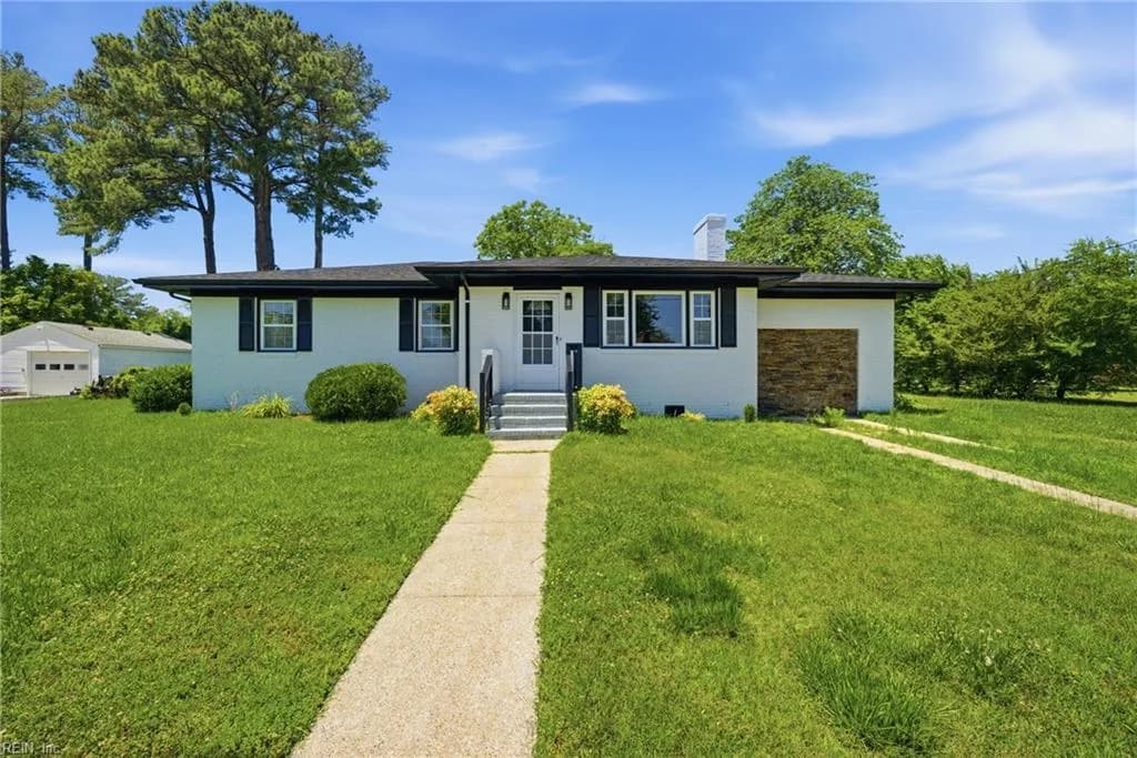 302 Chandler Harper DR, PORTSMOUTH VA 23701 - Photo 2